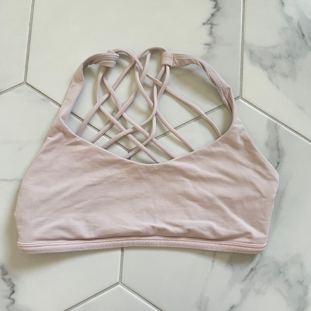 Lululemon Free To be Wild bra - size 6 light pink